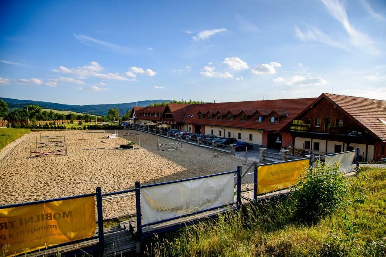 Hotel Farma Vysoka Chrastava Экстерьер фото